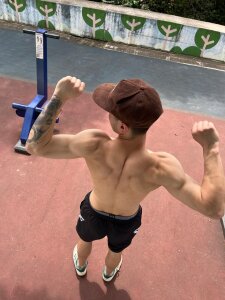 ThiagoFerrero_Hot Public Pic 5