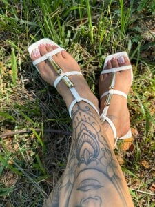 juliane_sweer1 feet . Pic 7