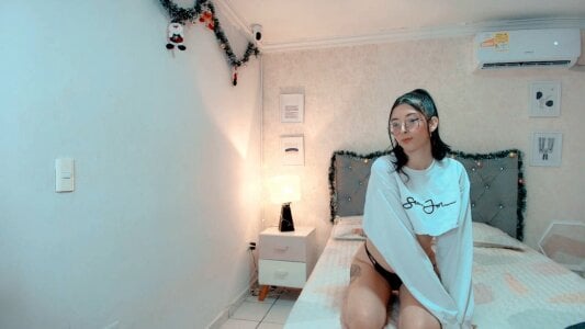 emmalove_doll HAPPY NEW YEAR 2026 Pic 6