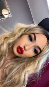 Eva_Lovvia_ Blonde Pic 4