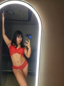 dahnia- Latin girl Pic 3