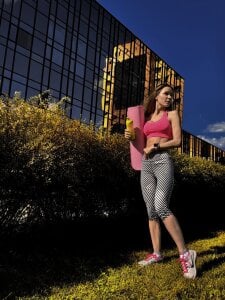 Trophy_x_Wife Yoga on the grass Foto 2