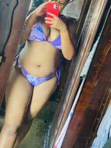 Sbusi13's Yellow Mellow chubby Sex Photo 2