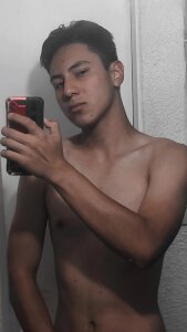 ianyoung18 Public Pic