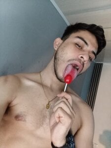 What if the hottie was you? 😈📍 de Bastian_MCcormick  3 photos