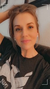 MaiseKnox Public Pic 2