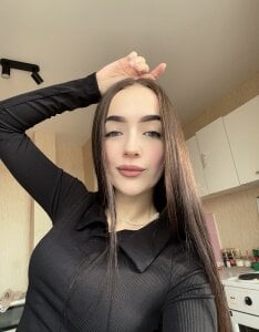 Anora_Lyubov Public Pic 4