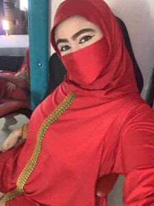 MarianFadel Marian wants to play with you 😈 Pic 2