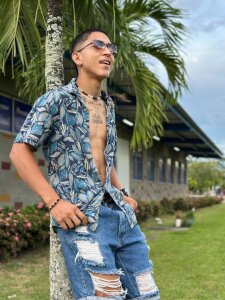 soy_Aron Public Pic 4