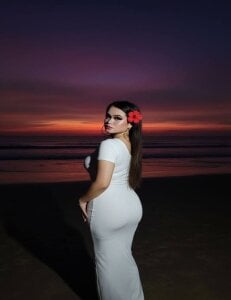 xHugeHarleySelfsuckerxSummer with me ? Bild