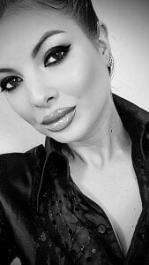 naughtymommy666 Who said that you gotta be naked to be sexy AF ?! Foto 3