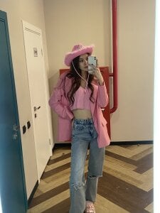 ElliRose Public Pic 9
