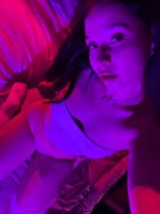 BabyMooon The brunette and the blonde are whispering their secrets to you… Wanna find out? 🔥 Poză