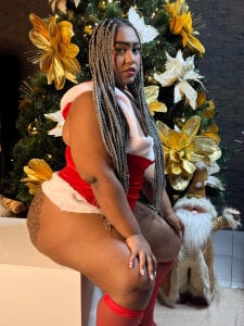 arianna_pearl Close to you this Christmas🎁 Pic