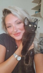 Blondie_Sasha Cat mom Pic 2