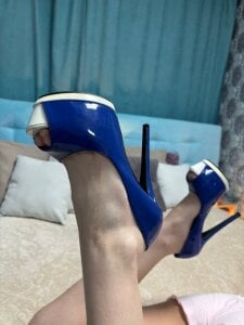 Aurora_Bennet My outfits and heels, choose which look you want to see me in today Pic