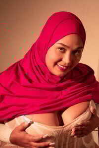 BBWHijabのmy favorite colorsの 3枚の写真