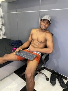 Stevenbrand MY HOT BODY Pic 2