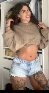 pregnantkiki Public Pic