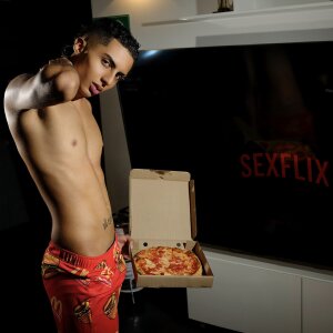Hot… fresh out of the oven 🍕🔥 od Teo_fox1  snímek