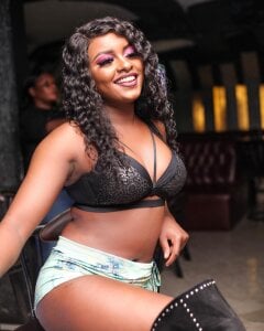 laraannika Public Pic 2