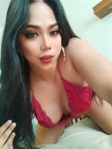 Roxylicious Me in RED Pic 4