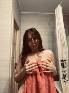 kitty_kristy1 Public Pic 2