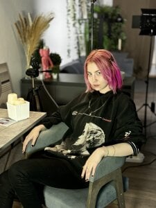 JenaePilkenton Public Pic 6