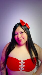 Salome_Curvy_ Public Pic 4