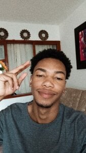 Higger_dick Captivating smile Pic