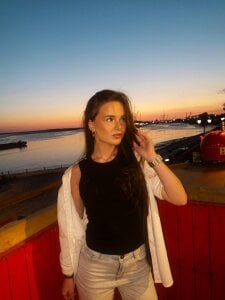 May_Bloom I really miss summer. Hình 4