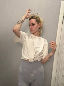 ValerieKirk Public Pic 2