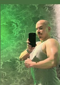 Bryew Public  2টি ছবি