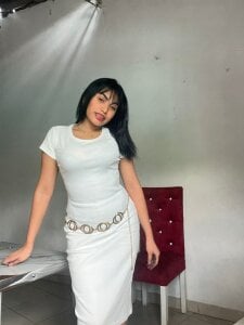 valeria_martinez19 cute white 🤍 Billede 3