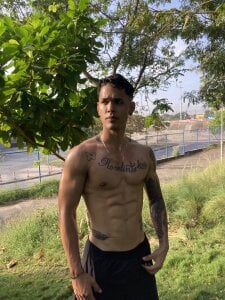 Andres_Santos777 🪩 Pic 6