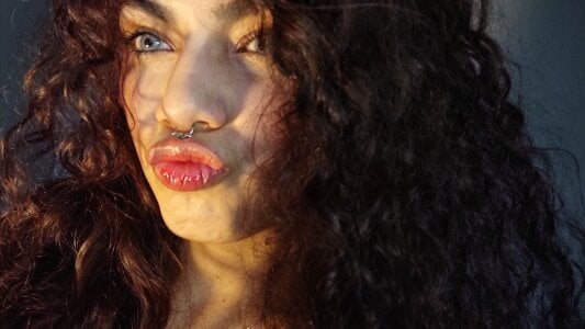 laura_Tay0 Public 사진 2