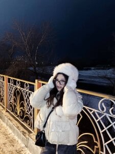 DonnieBooton Winter  2টি ছবি