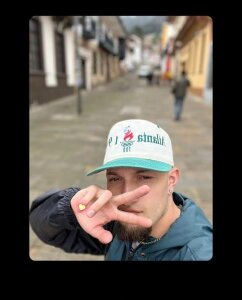 Joneth_men Public Bilde