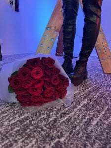 Marie_Fitch Roses at My Feet 🌹 Kuva 7