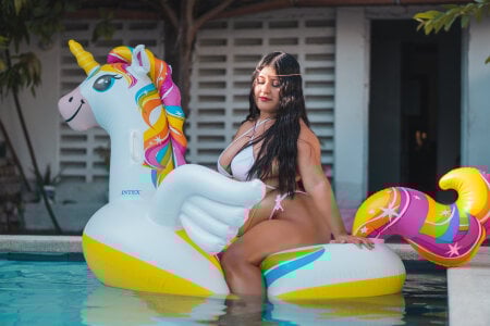 AnnaSwift_ Poolside Seduction slika 4