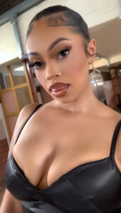 Cherrylovez Public  4টি ছবি