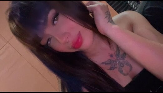 SallyKitty_ Public Pic