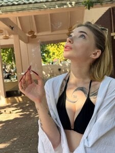 Mary_Harriss beach Pic 2