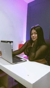 Cami_tight Public Pic