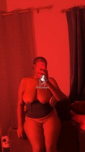Juicypapaya25's XXX Nude Photo 1