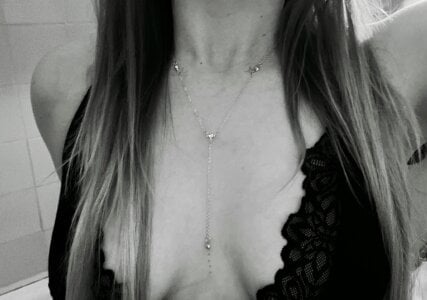 Blondniunia Public slika