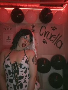 juli05star20 Im Cruella Pic 3
