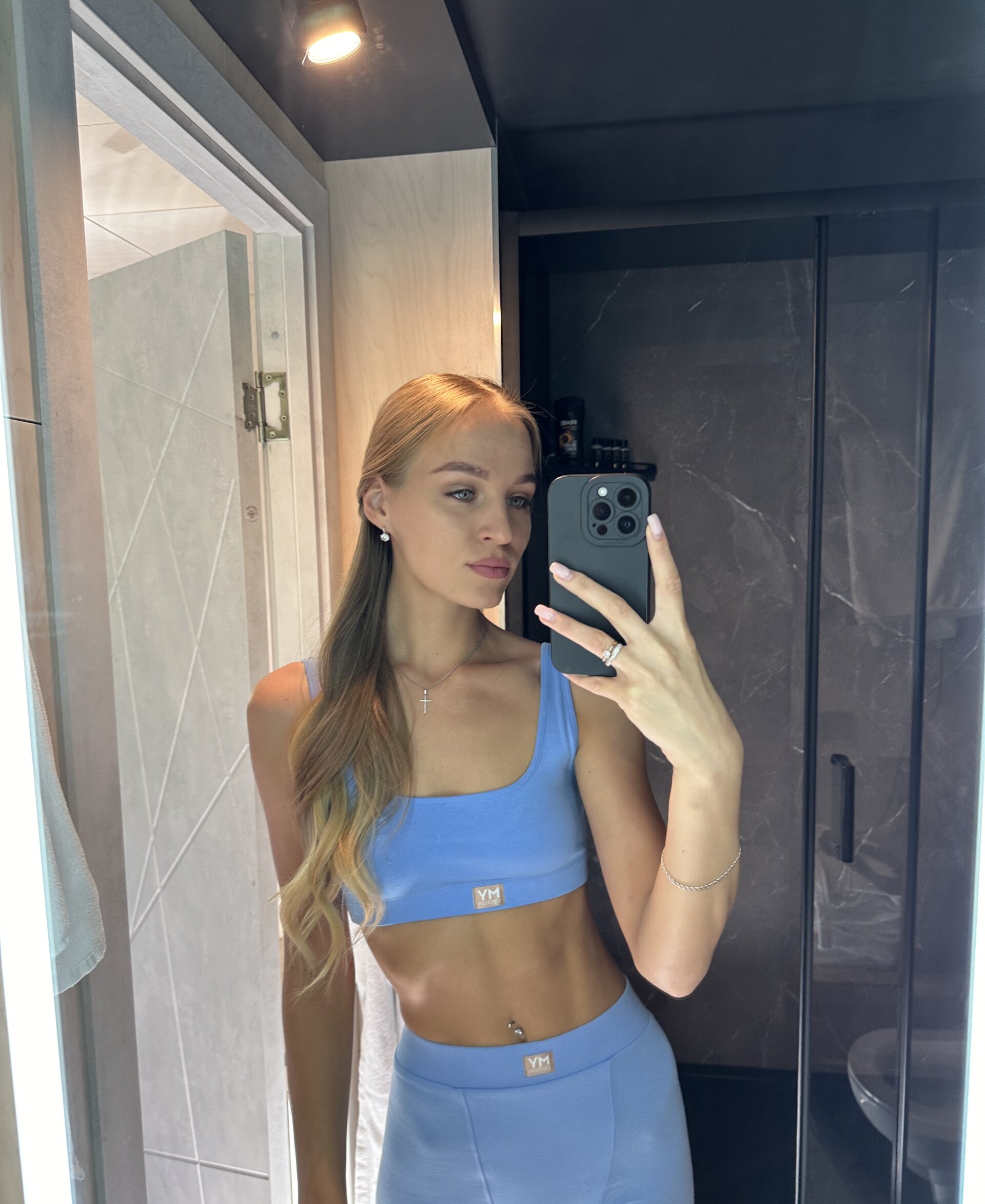 Anita_Luna