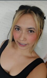 _LiilyWong Public Pic