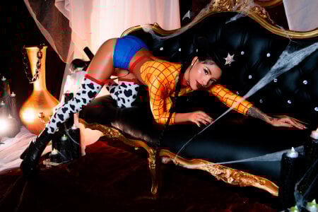 AnahisBennett The Sheriff’s Dirty Secret 😏 Foto 3